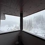 Pamporovo Living Cozy Mountain Апартаменты